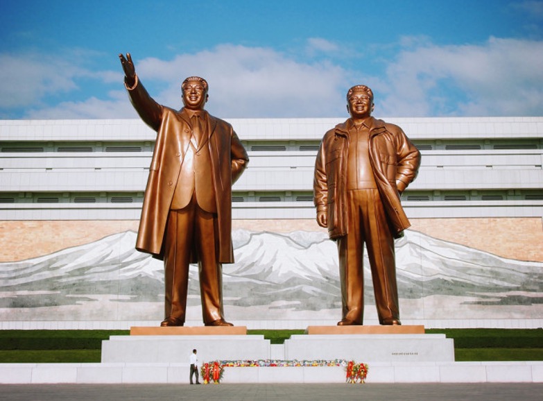 北韓國內可以看見多座國家領導的雕像。（圖／林振祿長老提供）
